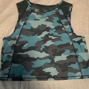 Women’s Cropped Camouflage Tank Top